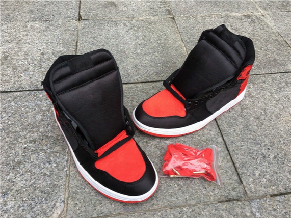 2017 New Wholesale Air Retro 1 I Og High Se Satin Black Red Men Basketball Shoes Sports Shoes Sneakers Top Quality Size 7-13