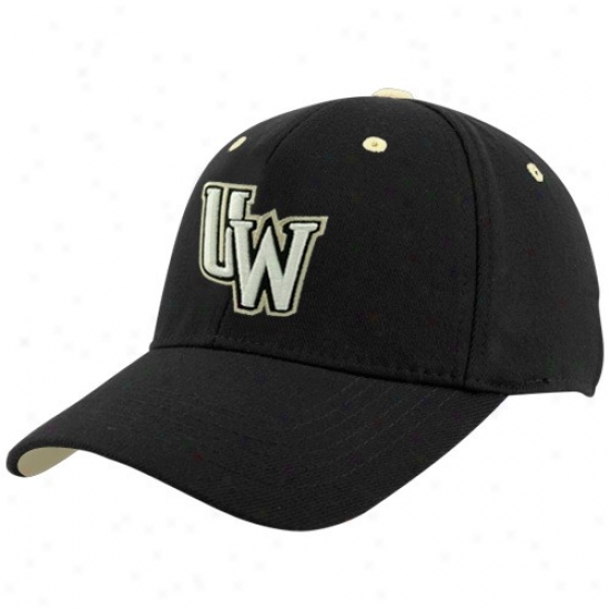 Wyoming Cowboys Caps : Top Of The World Wyoming Cowboys Black Basic Logo 1-fit Caps