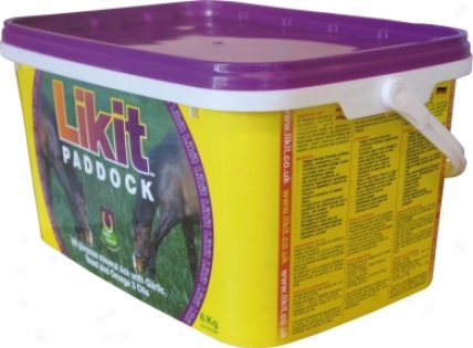 Likit Paddock All-purpos eVitamins & Minerals Lick - Molasses - 18lbs