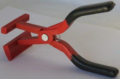 The New Mane Puller Utility Plling Tool - Red