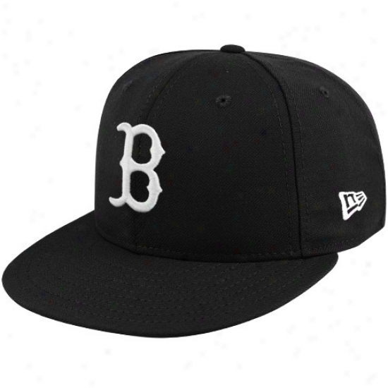 Boston Red Sox Gear: New Era Boston Red Sox Black League Basic Fitted Hat