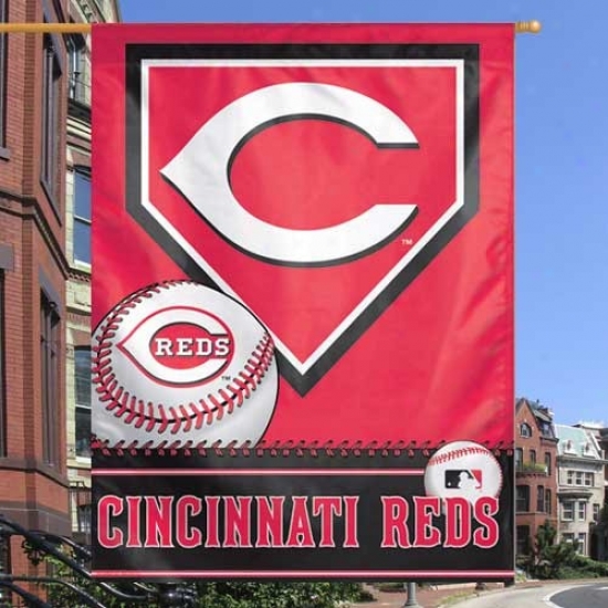 Cincinnati Reds Flag : Cincinnati Reds 27'' X 37'' Close Plate Vertical Flag Flag