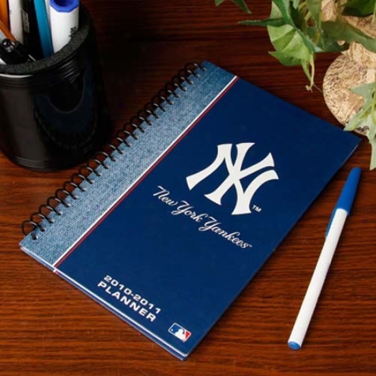 Novel York Yankees 2010-11 5'' X 8'' Planner
