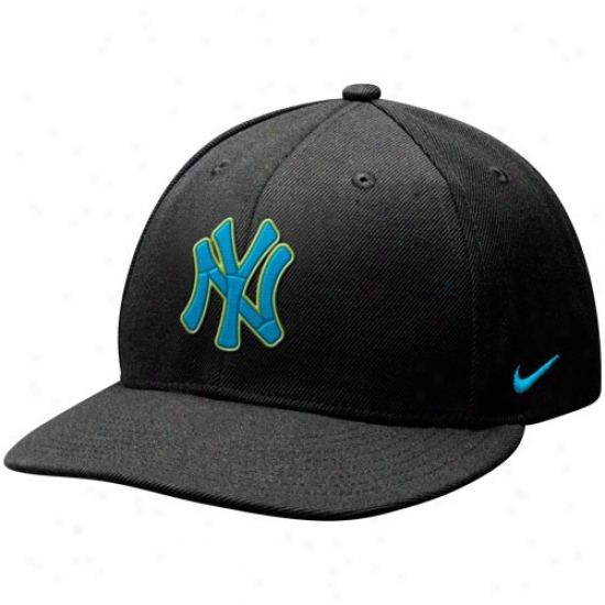 New York Yankees Cap : Nike New York Yankees Black Neon Logo Adjustable Cap