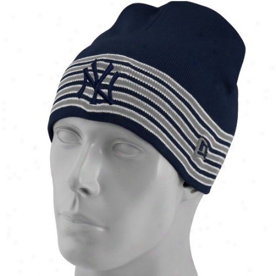 New York Yankees Gear: New Era New York Yankees Navy Blue Five Stripe Knit Beanie