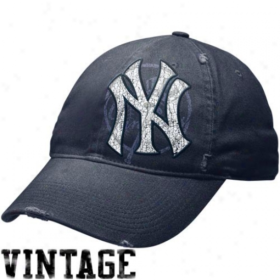 New York Yankees Gear: Nike New York Yankees Navy Blue Stacked Up Heritage 86 Unisex Adjustable Hat