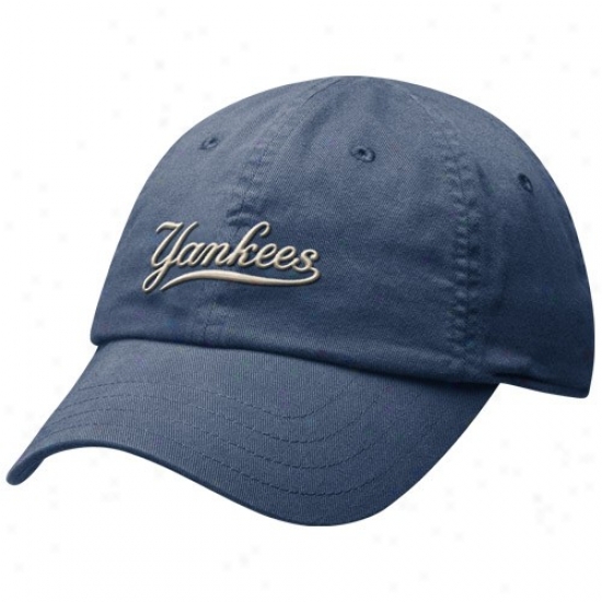 New York Yankees Hat : Nike New York Yankees Ladies Navy Blue Infield Shift Relaxed Fit Adjustable Hat