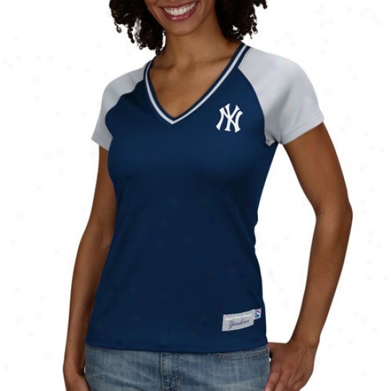 New York Yankees T-dhirt : Majestic New York Yankees Ladies Navy Blue In The Dust Premium V-neck Fashion Top