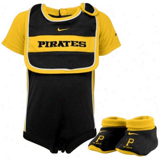 Nike Pittsburgh Pirates Newborn Black Three Piece Gift Set