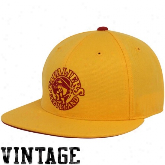 Cleveland Cavaliers Hats : Mitchell & Ness Cleveland Cavlaiers Gold Vintage Logo Fitted Hats