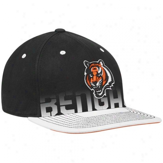 Cindinnati Bengal Hats : Reebok Cincinnati Bengal Youth Black Pro Shape Player Fllat Brim Flex Hats