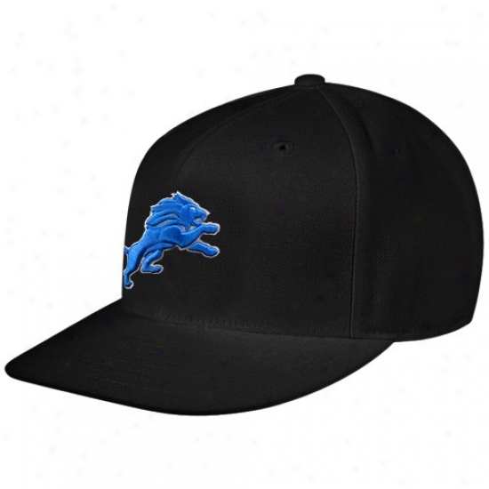 Detroit Lion Gear: Reehok Detroit Lion Black Sideline Flat Deceive Fitted Hat