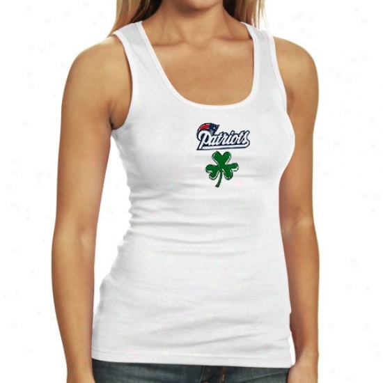 New Enbland Patriots T Shirt : Reebok New England Patriots Ladies White Fortune Tank Top