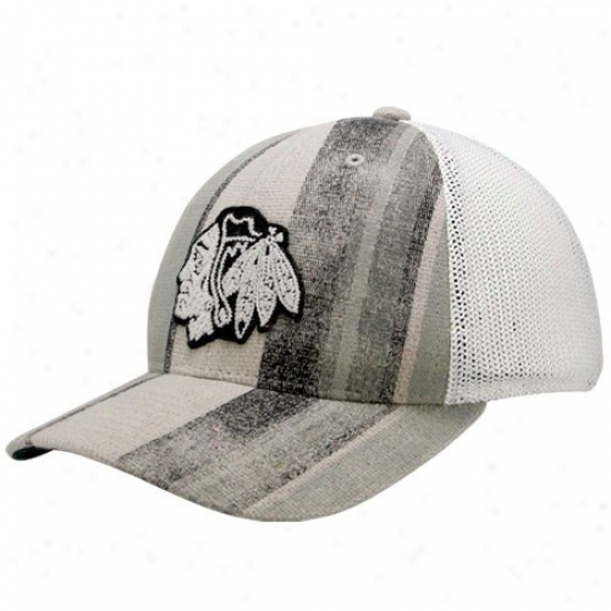 Blackhawka Merchandise: Reebok Blackhawks Gray-white Fashion Flex Fit Hat