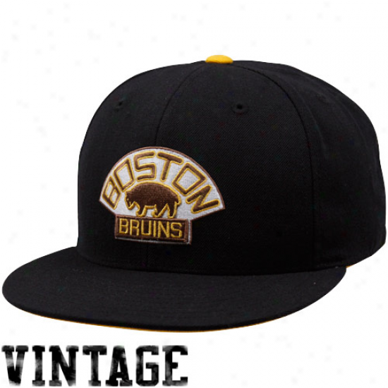 Boston Bruins Hats : Mitchell & Ness Boston Brjins Black Vintage Logo Fitted Hats