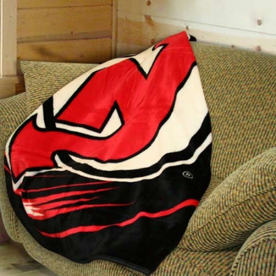 Starting a~ Jersey Devils 50 X60 Puck Plush Throw Blanket