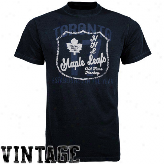 Toronto Maple Leafs T-shirt : Old Time Hockey Toronto Maple Leafs Black Captain T-shirt